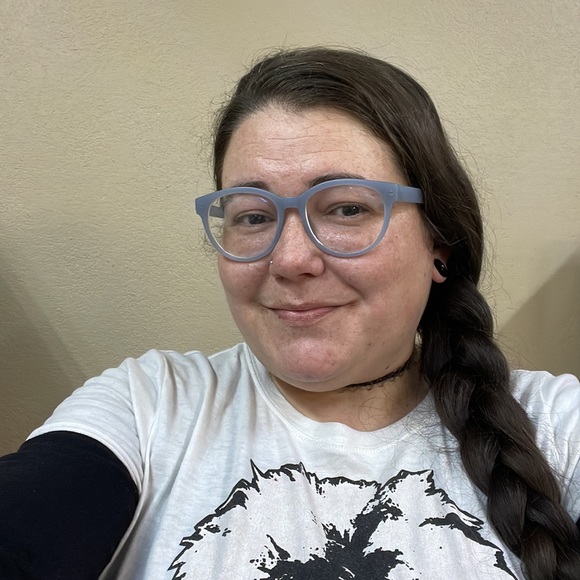 Meet your Posher, Kym - Picture 2 of 2